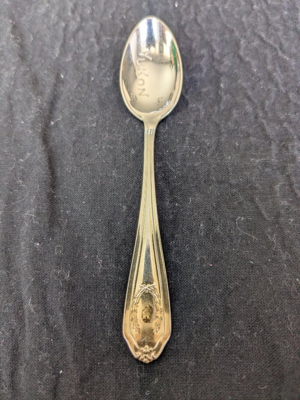 Yukon souvenir Silver spoon with real gold nugget